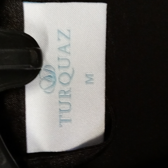 Black Robe - Picture 3 of 6